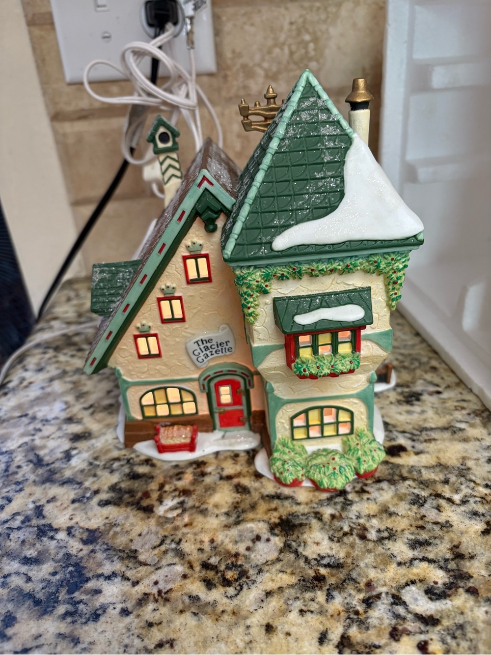 Department 56 Green & Cream Glazier Gazette Holiday Village Building